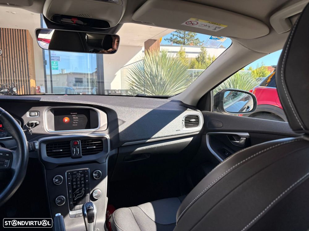 Volvo V40 2.0 D2 Inscription - 33