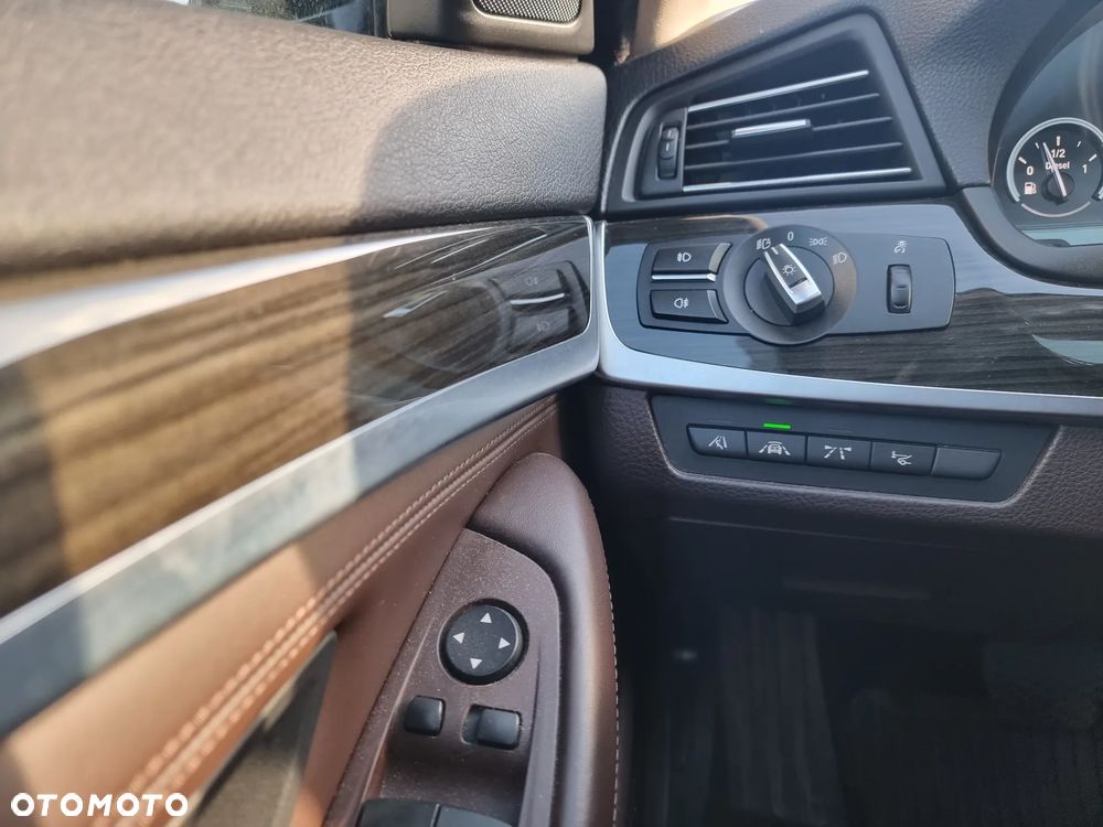 BMW Seria 5 535d xDrive Touring Sport-Aut Luxury Line - 17
