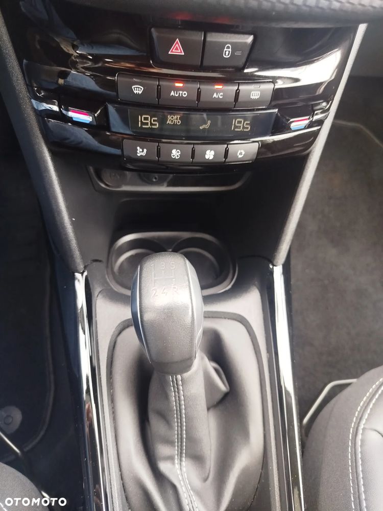 Peugeot 2008 - 19