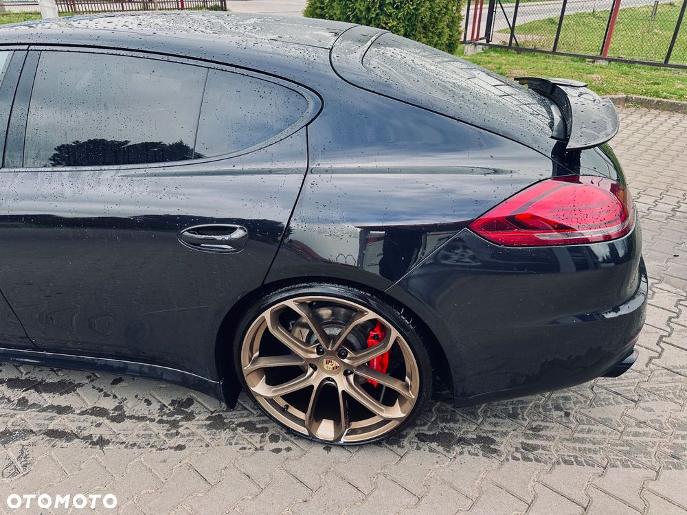 Porsche Panamera Turbo PDK - 3