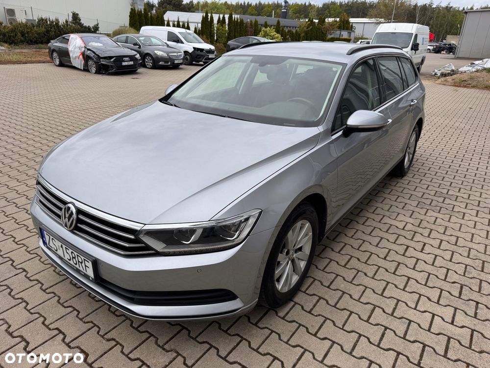Volkswagen Passat 2.0 TDI SCR Trendline - 1