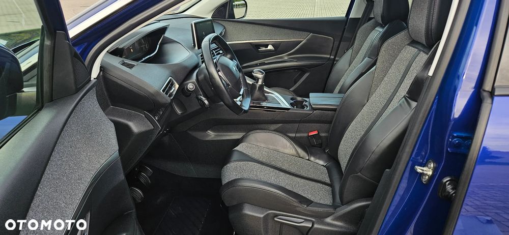 Peugeot 3008 1.2 PureTech Allure S&S - 5