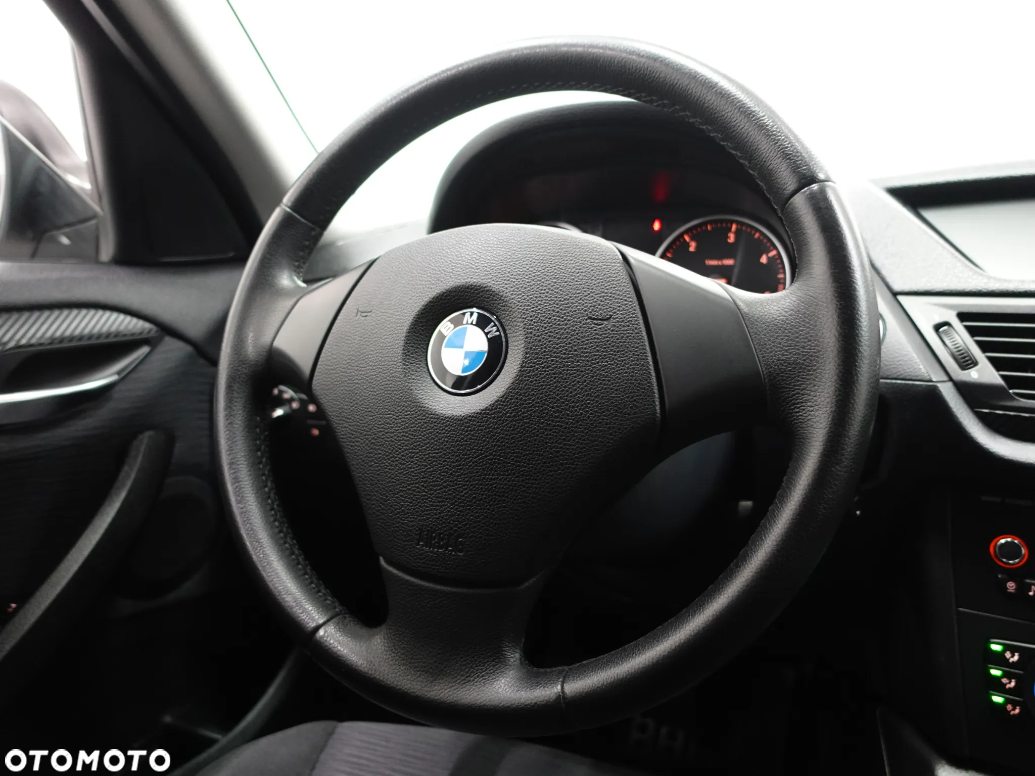 BMW X1 xDrive20d - 38
