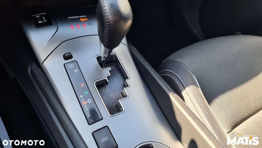 Toyota Avensis - 16