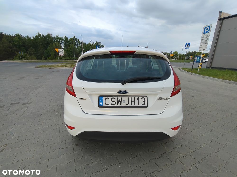 Ford Fiesta 1.4 TDCi Ambiente - 10