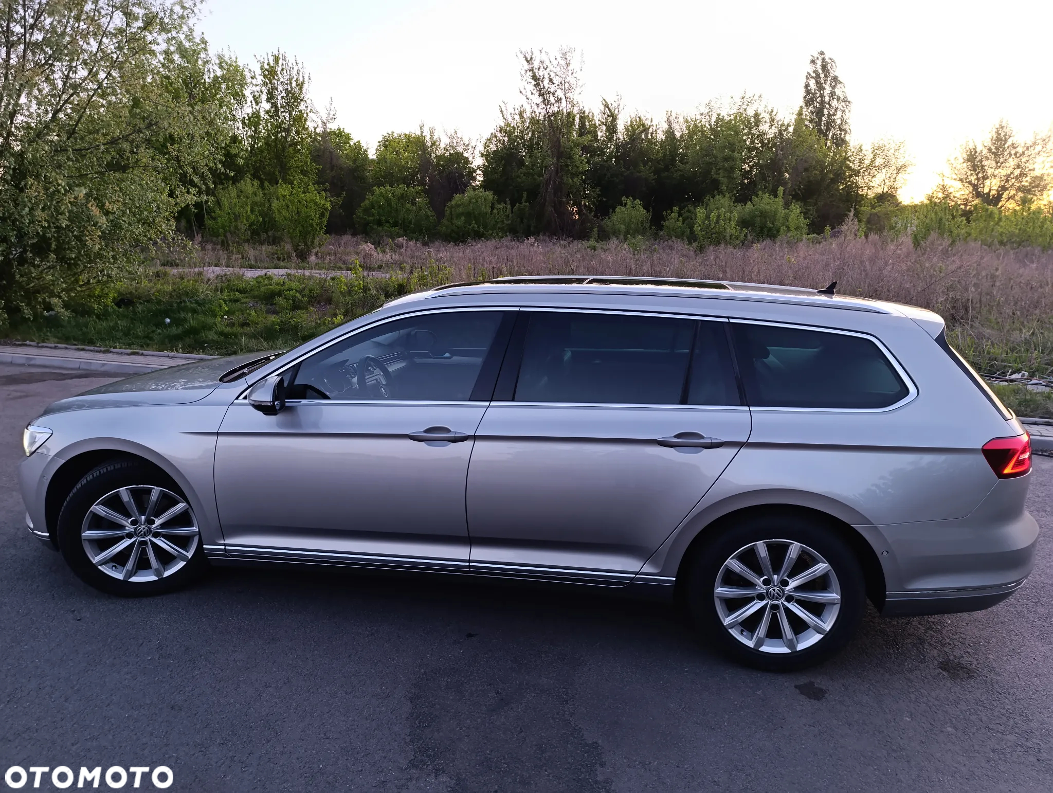 Volkswagen Passat 2.0 TDI BMT Highline - 28