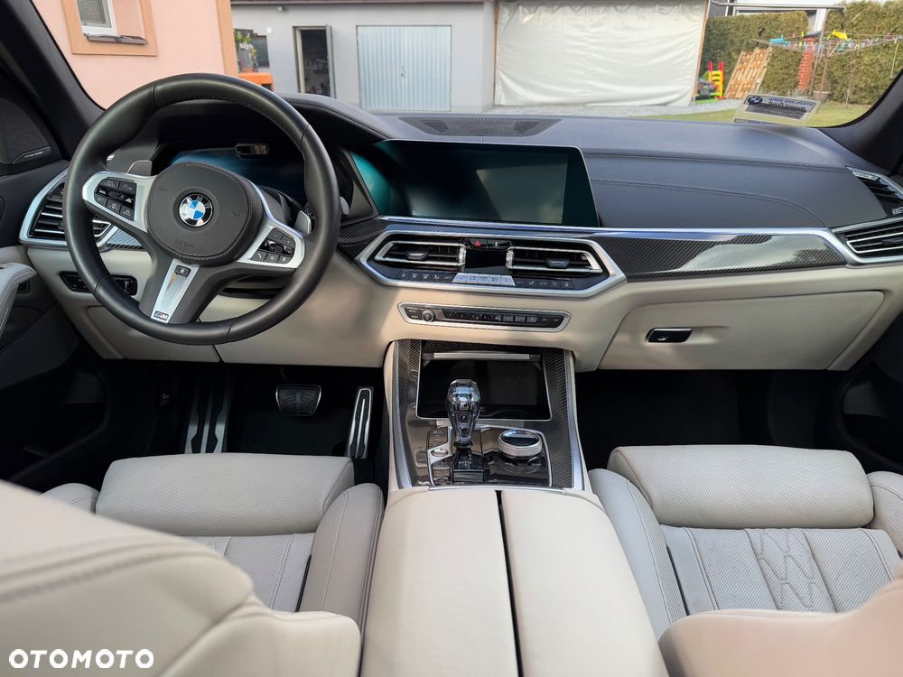 BMW X5 M M50i - 29