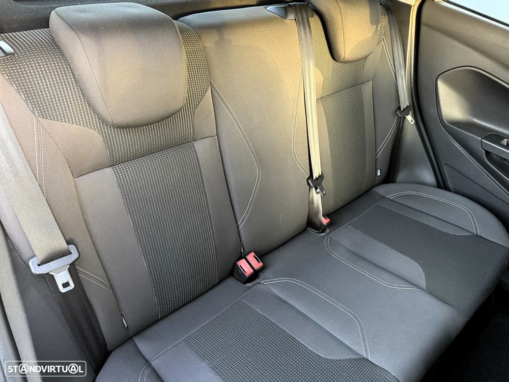 Ford Fiesta 1.5 TDCi Titanium - 31