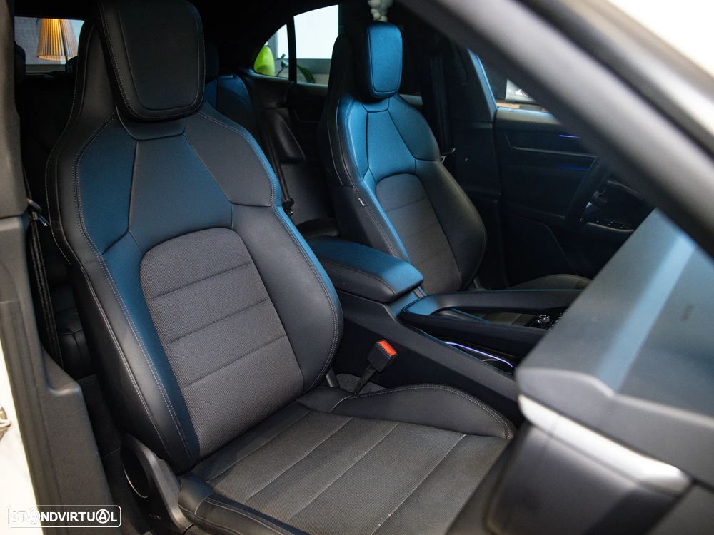 Porsche Macan Electric 4 - 43