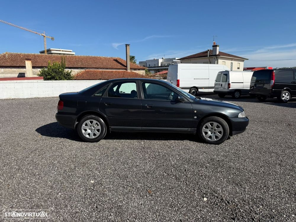 Audi A4 1.9 TDI Confort - 14