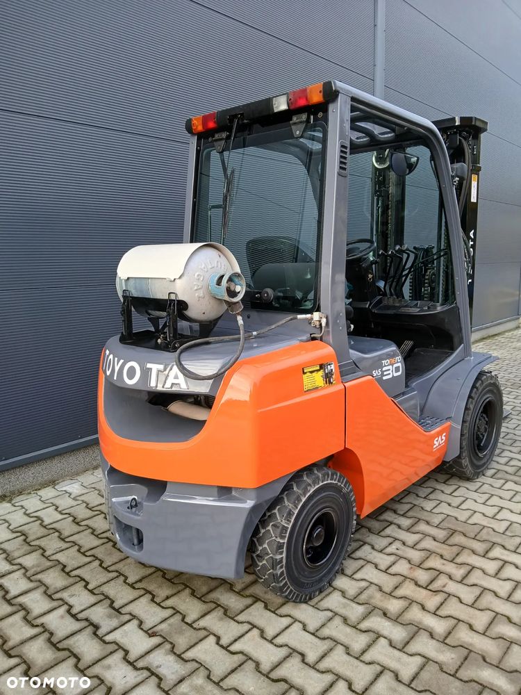 Toyota 02-8FGF30 - 6