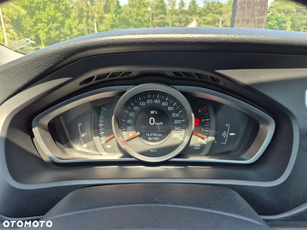 Volvo V40 D2 Momentum - 16