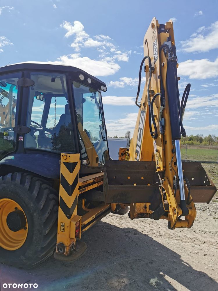 JCB 3CX Powershift - 15