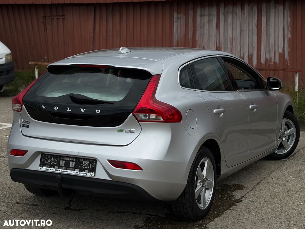 Volvo V40 D2 R Design - 8