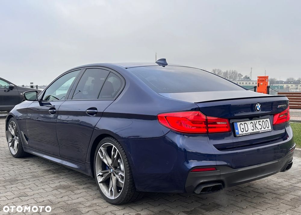 BMW Seria 5 M550i xDrive - 14