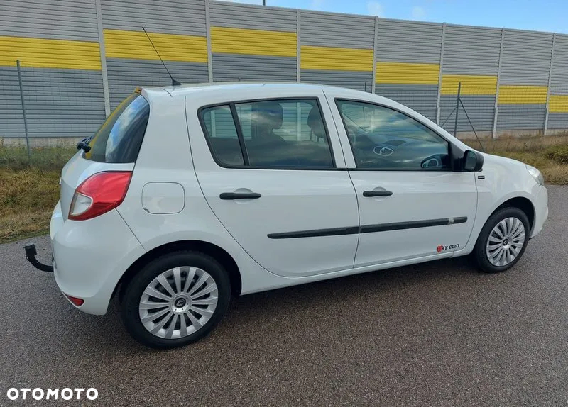 Renault Clio 1.2 16V 75 Yahoo - 14