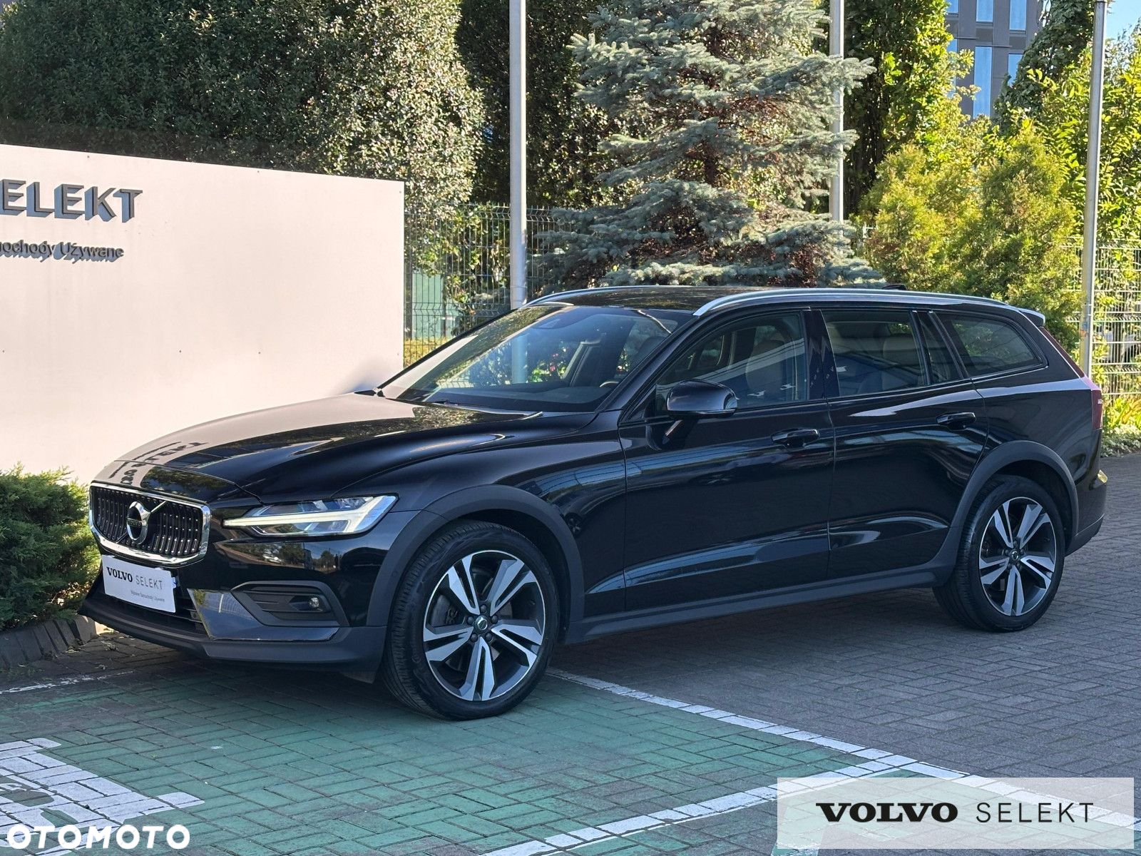 Volvo V60 Cross Country - 4