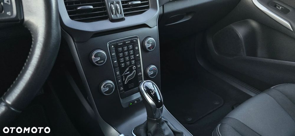 Volvo V40 D2 Geartronic Momentum - 39