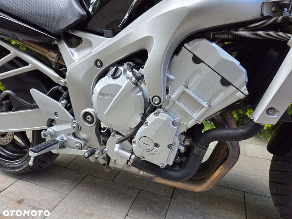 Yamaha FZ6 - 18