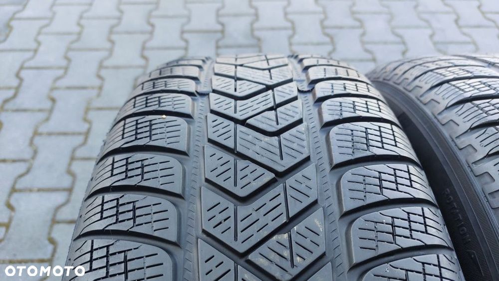 Opony Pirelli 235 65 R17 - 4