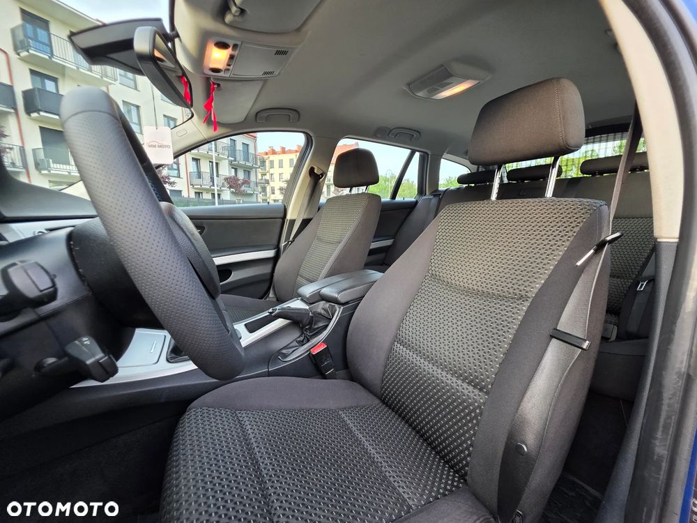 BMW Seria 3 320d - 12
