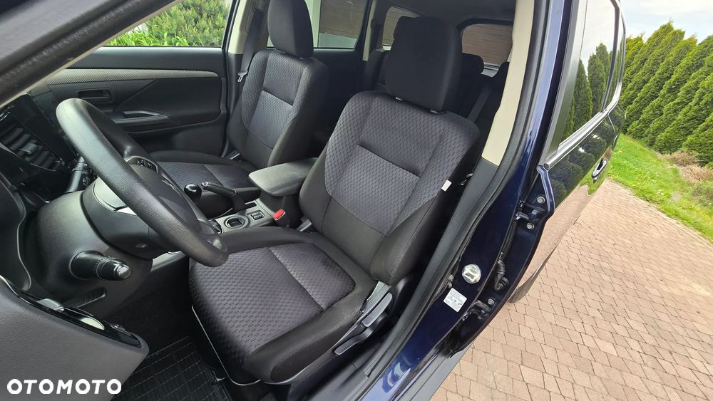 Mitsubishi Outlander - 29