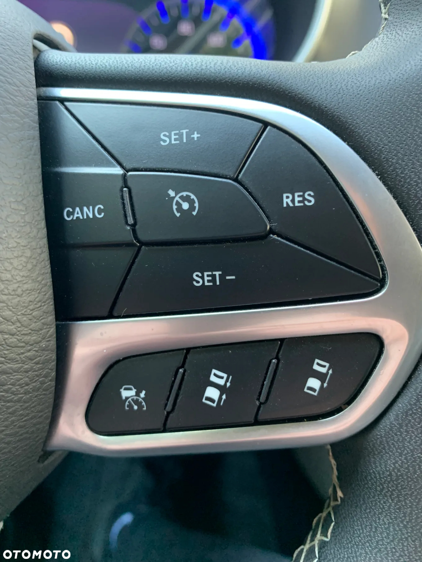Chrysler Pacifica - 13