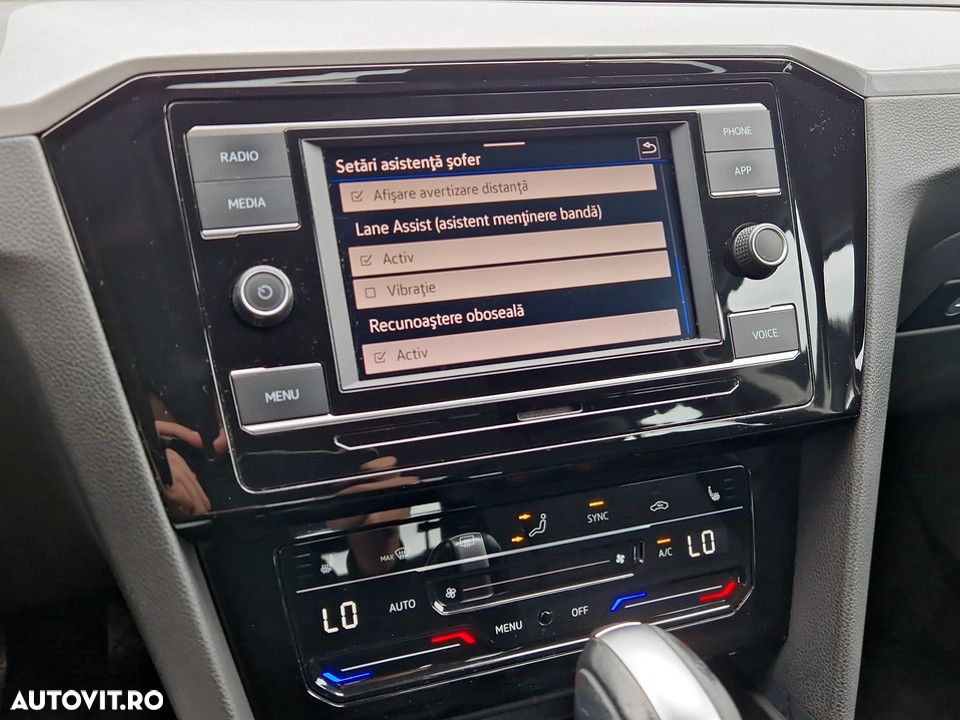 Volkswagen Passat 1.5 TSI ACT DSG Comfortline - 24