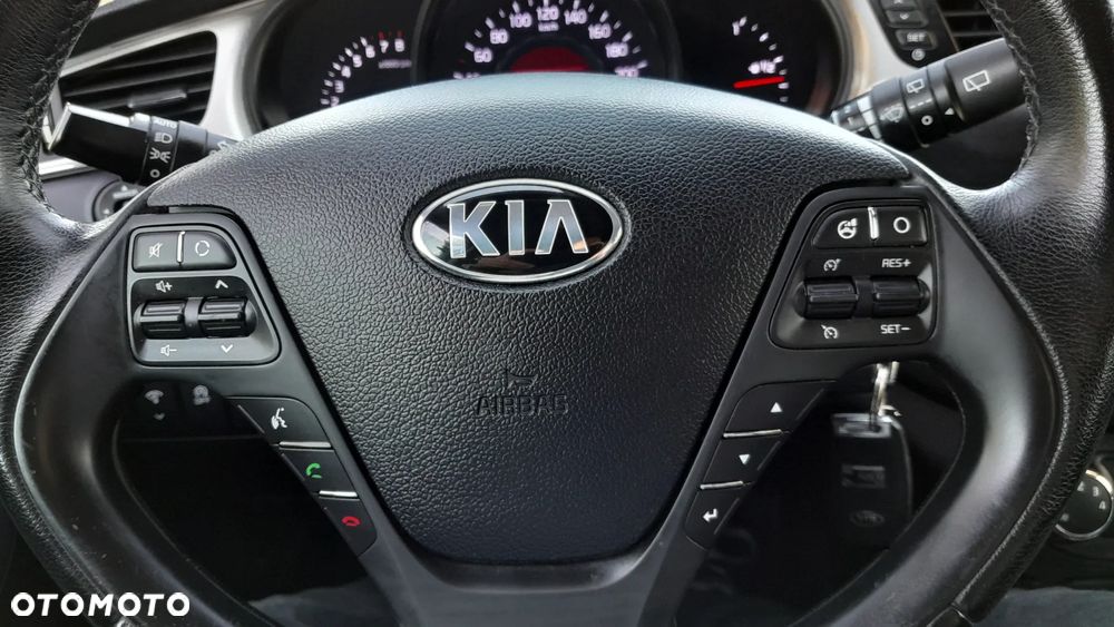 Kia Ceed - 13