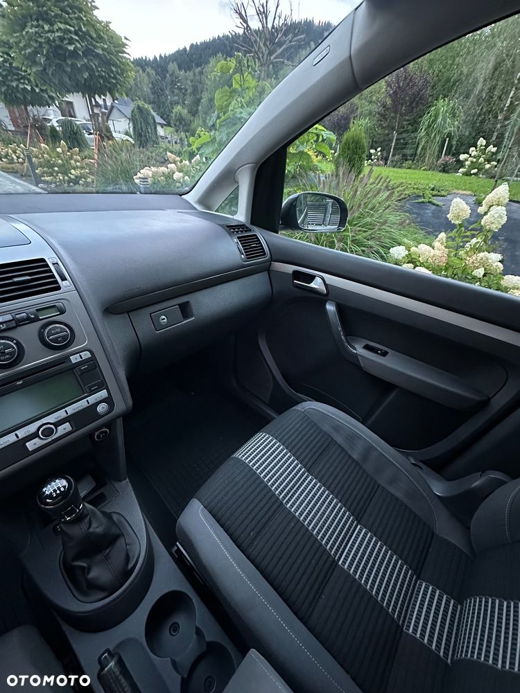 Volkswagen Touran 2.0 TDI Q-Line - 10