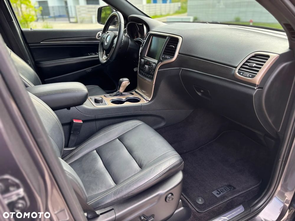 Jeep Grand Cherokee - 35