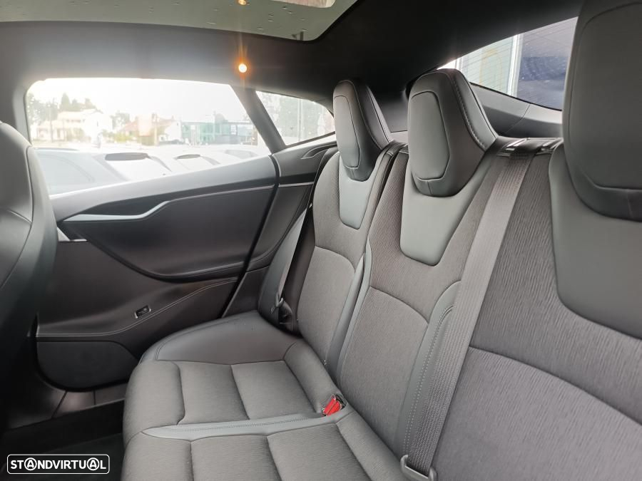 Tesla Model S 75D - 9