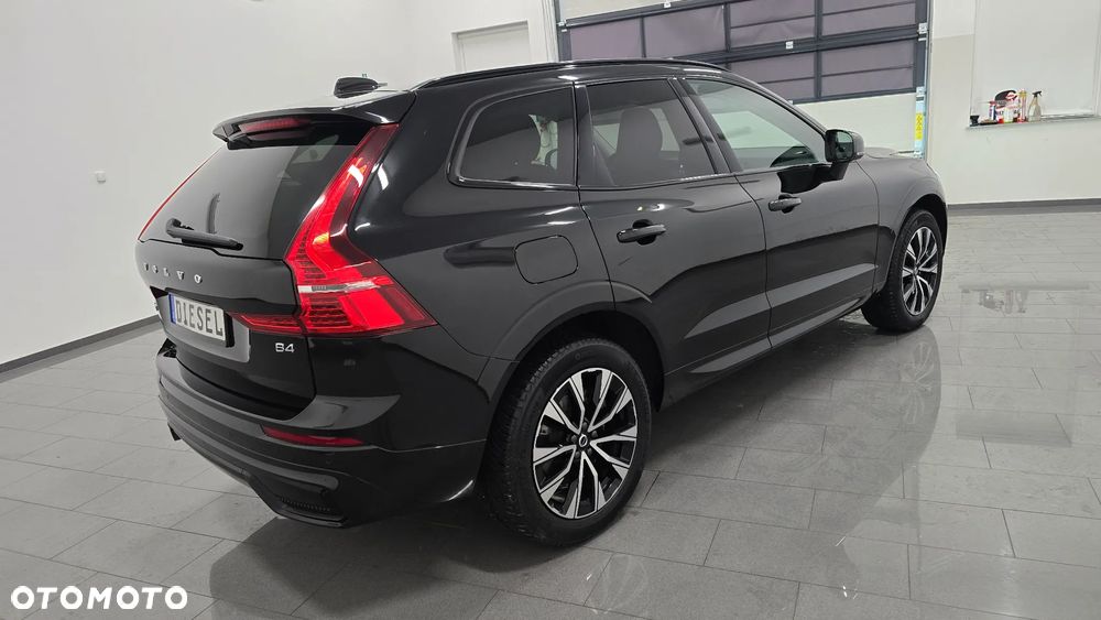 Volvo XC 60 B4 D Plus Dark - 3