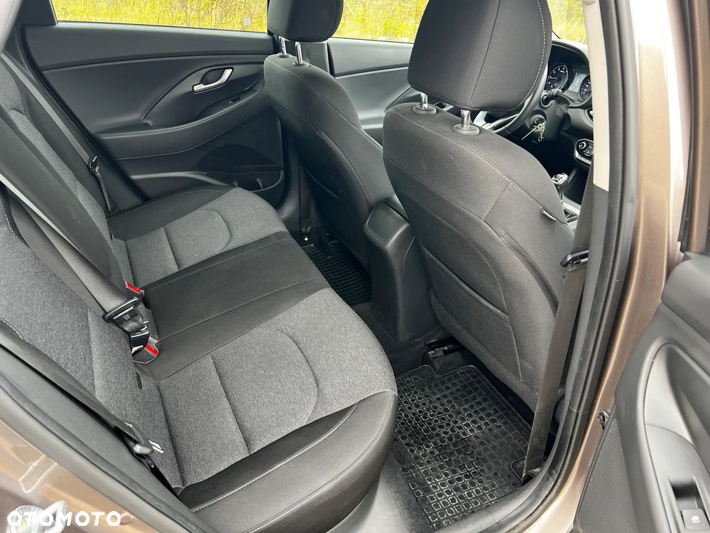 Hyundai i30 1.5 T-GDI 48V Smart - 39