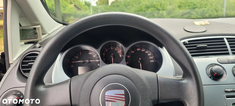 Seat Toledo 1.6 Reference - 10