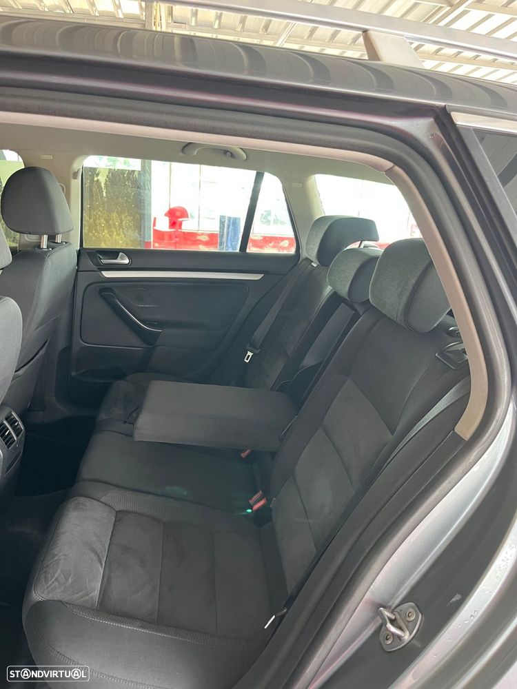 VW Golf Variant 1.6 TDi Confortline - 25