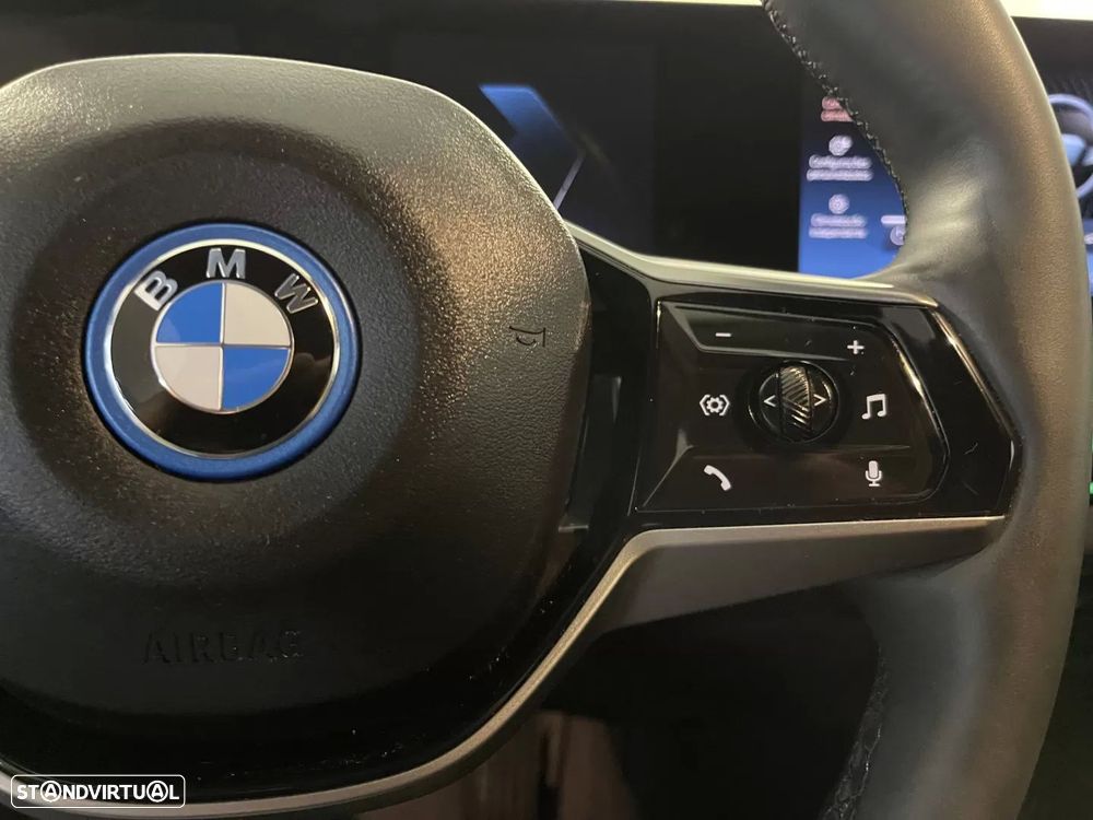 BMW i5 eDrive40 - 23