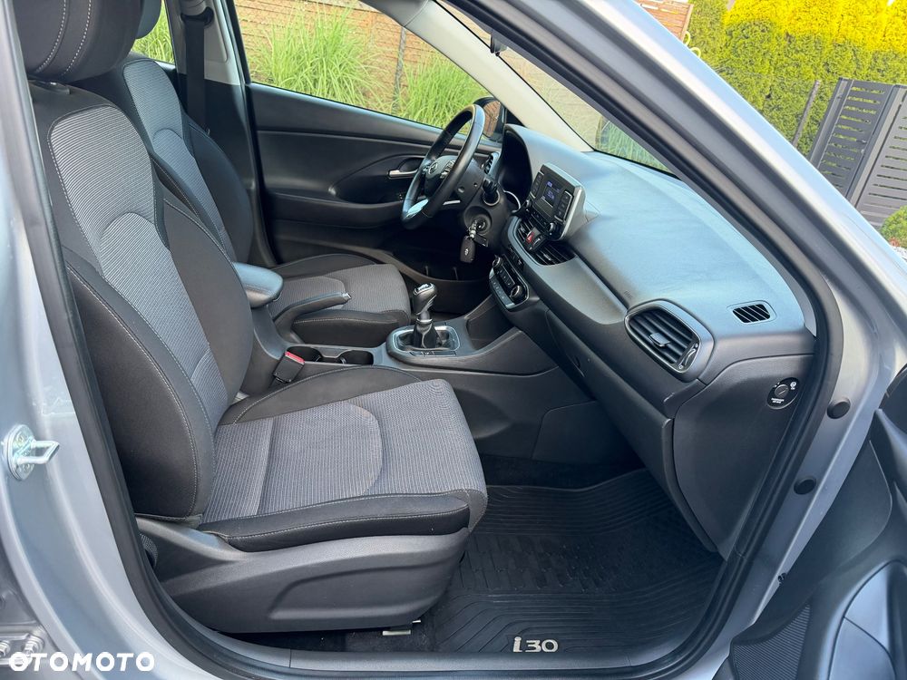 Hyundai i30 1.5 DPI Classic + - 40
