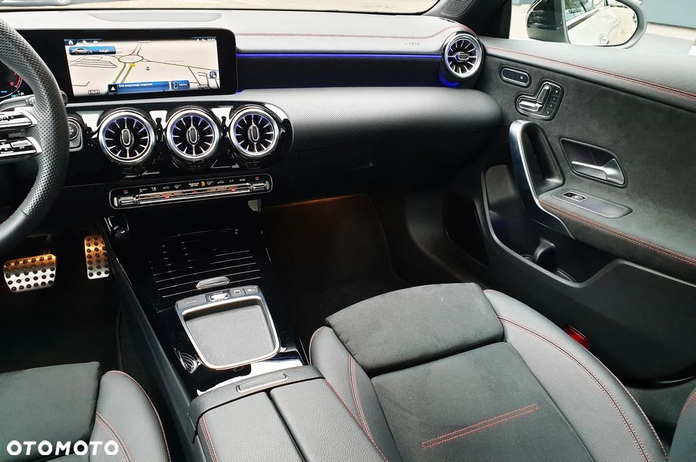 Mercedes-Benz CLA 200 AMG Line 7G-DCT - 11