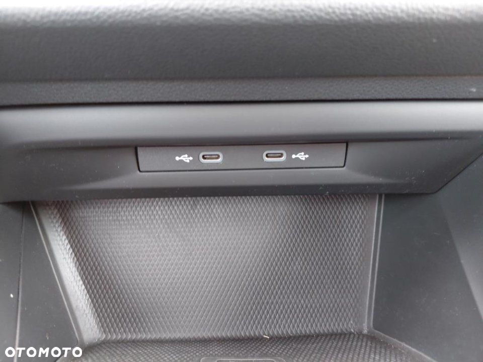 Volkswagen Golf - 25
