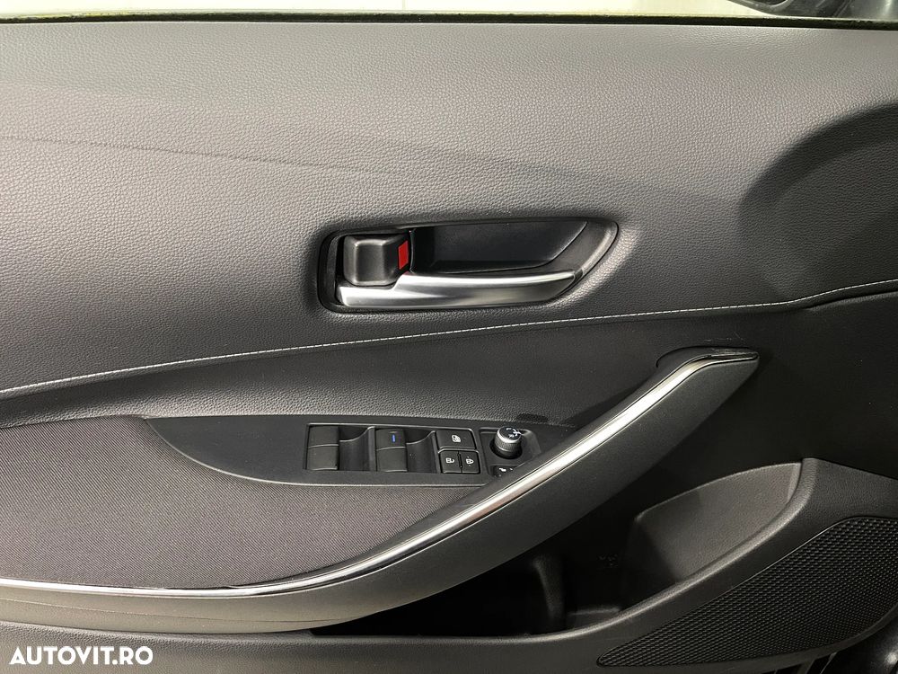 Toyota Corolla 1.8 Hybrid Comfort - 22