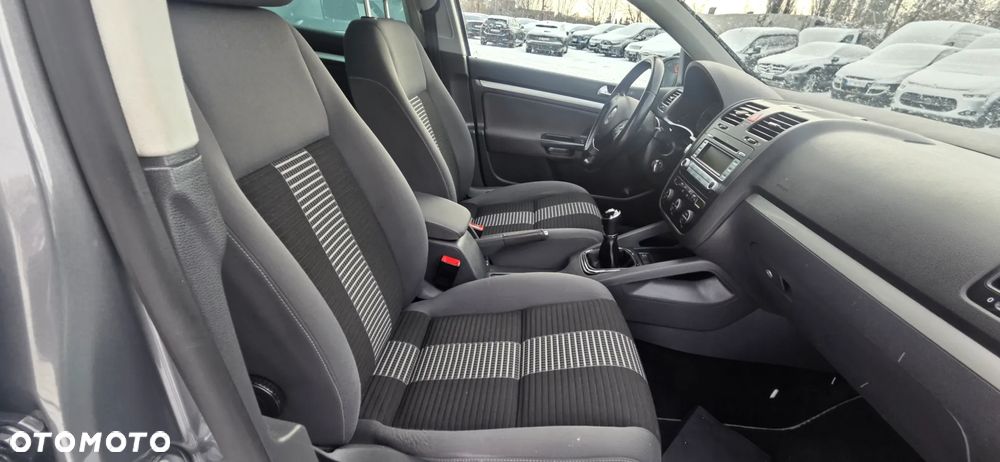 Volkswagen Golf - 31