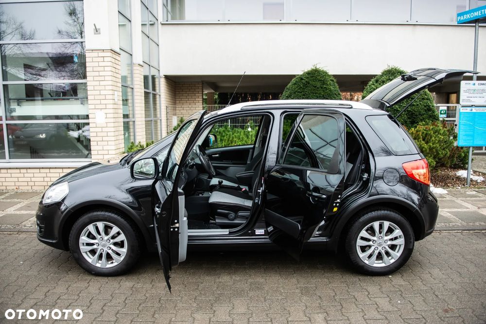 Suzuki SX4 1.6 Premium - 10