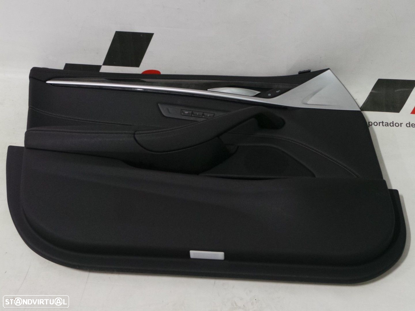 Forra da porta Esquerdo/Frente Seminovo/ Original BMW 5 (G30, F90)/BMW 5 Touring... - 5