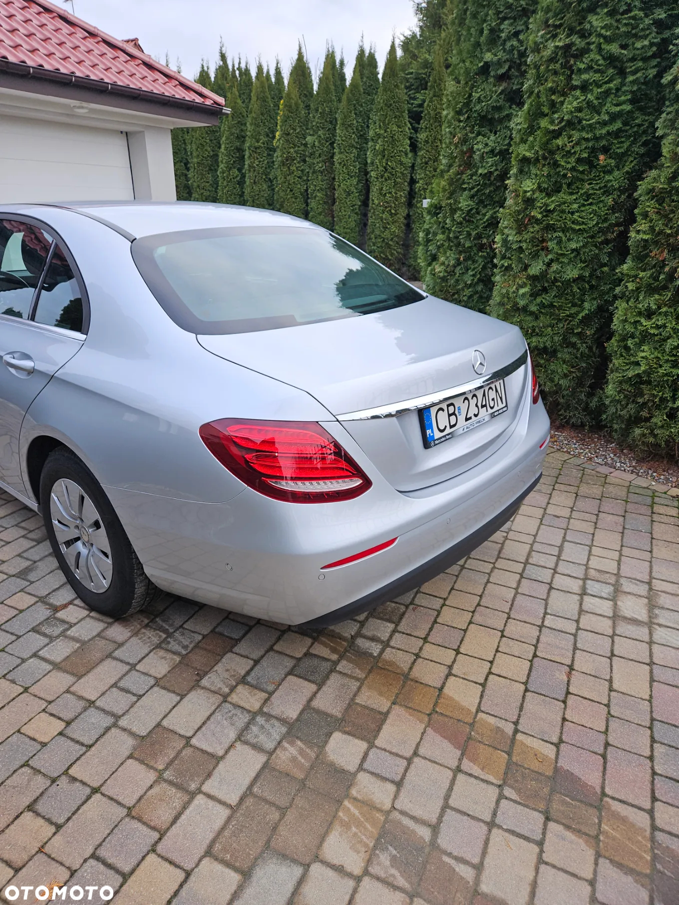 Mercedes-Benz Klasa E 220 d 9G-TRONIC - 4