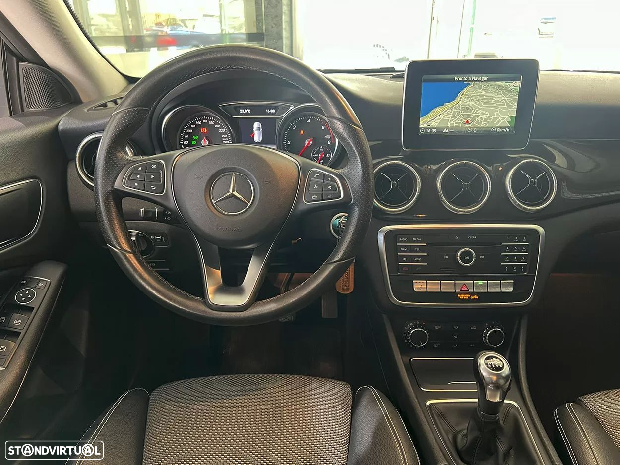 Mercedes-Benz CLA 180 d Shooting Brake Urban - 9