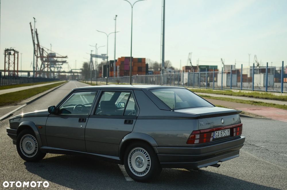 Alfa Romeo 75 2.0 Twin Spark Ltd - 6