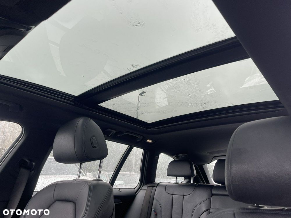 BMW Seria 5 530d xDrive Touring Sport Line - 11