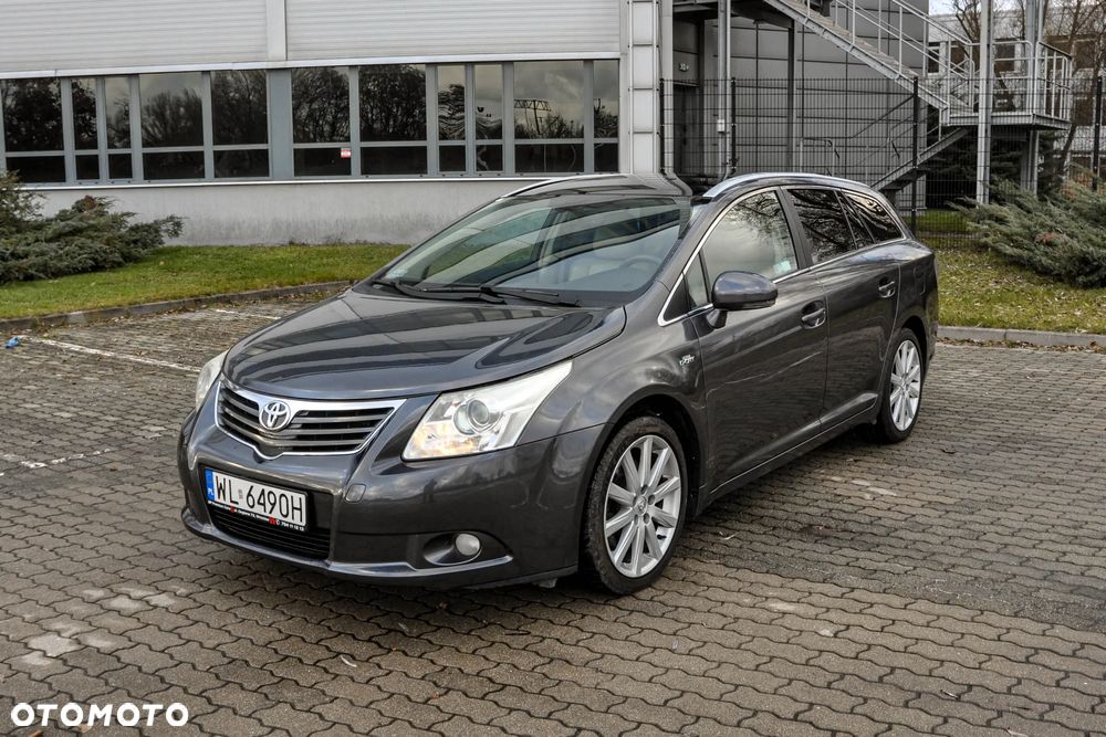 Toyota Avensis 2.2 D-CAT Premium - 1