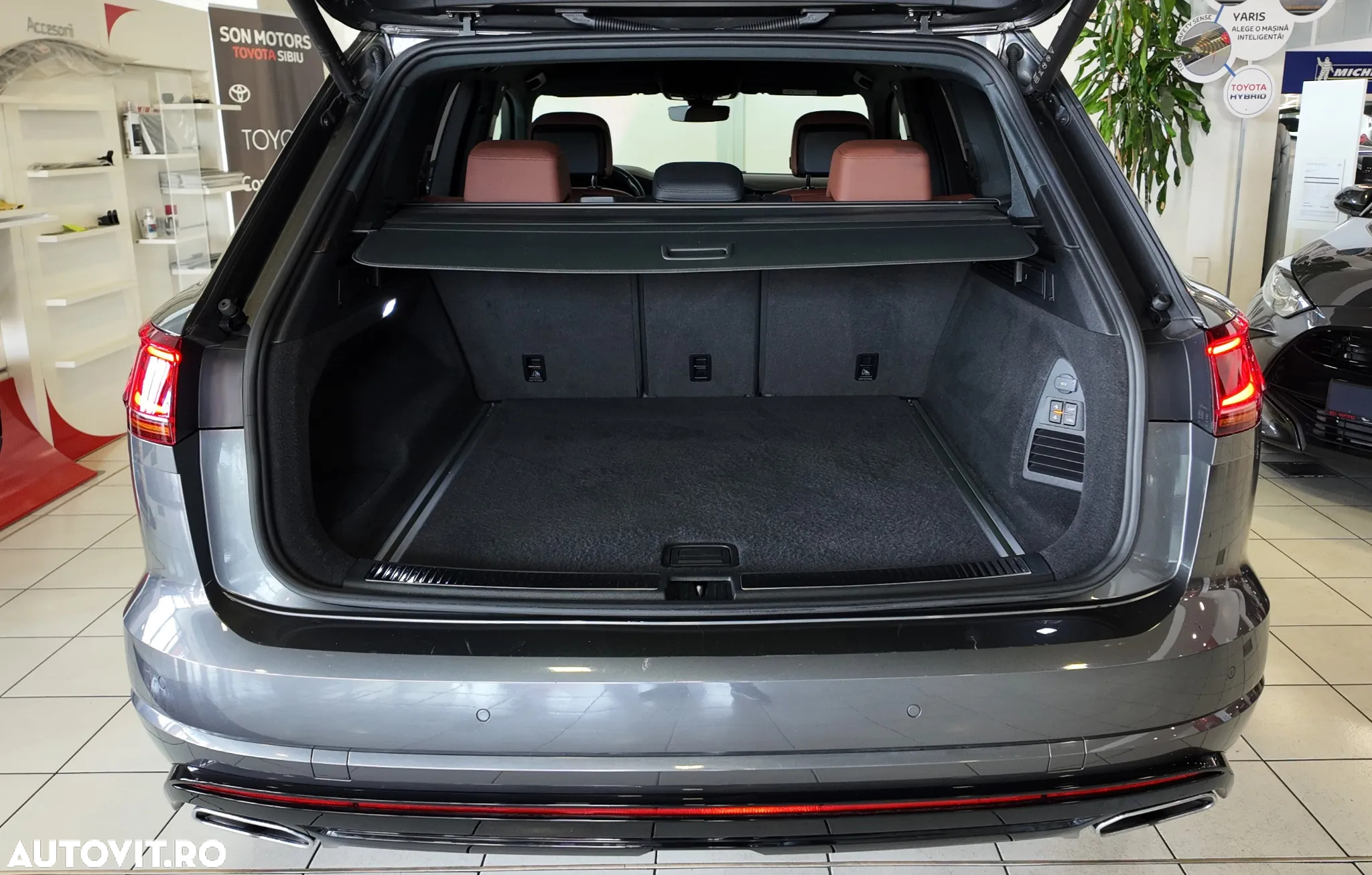 Volkswagen Touareg 3.0 V6 TDI 4Motion DPF Automatik R-Line - 38